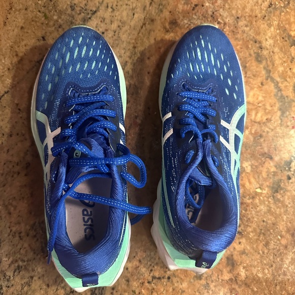 Asics Novablast 2 Women Size 6 Blue 1012B049 Running Shoes Sneakers - Picture 12 of 16